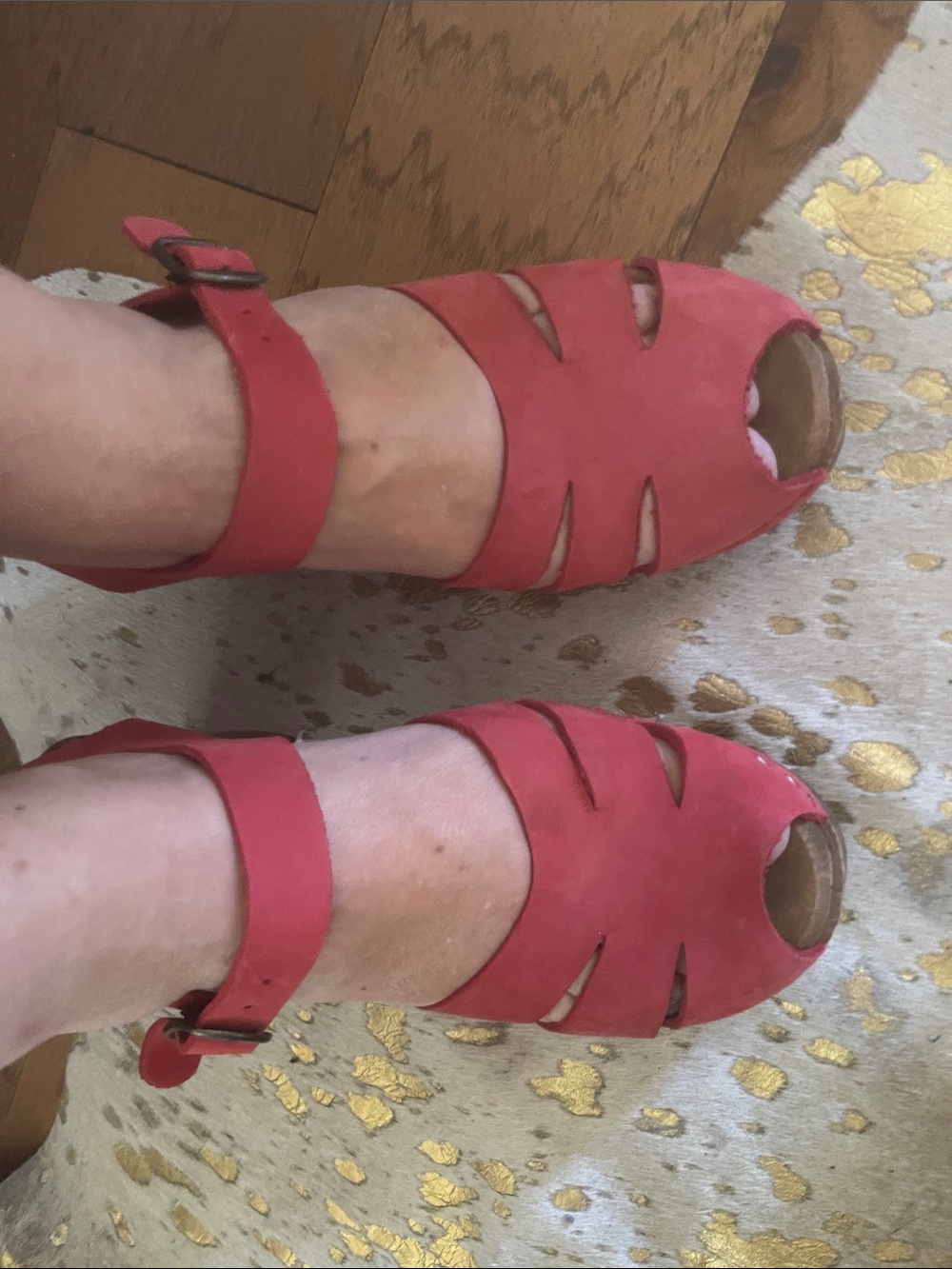 Open-Toe Ankle-Strap Clog Sandals in Red